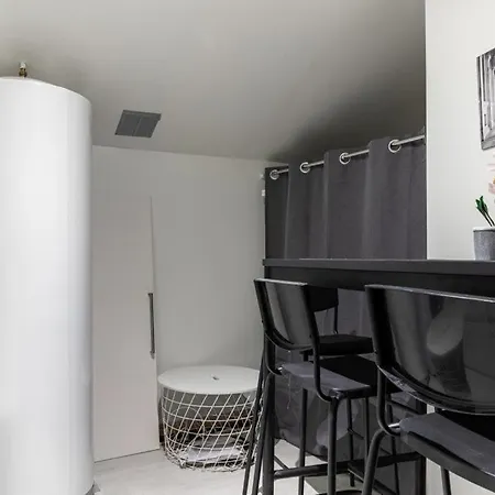 Hsh Batignolles Sauffroy Charming Apartment 8P Parigi Esterno foto