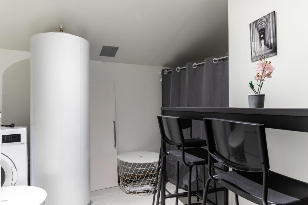 Hsh Batignolles Sauffroy Charming 8p Appartement Parijs