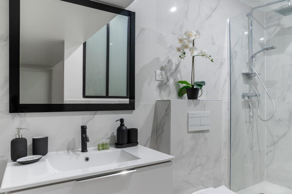 Hsh Batignolles Sauffroy Charming 8p * Parijs